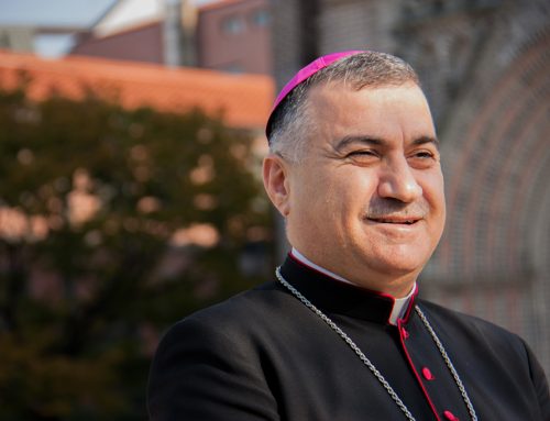 Un nuevo hospital y una nueva universidad católicos infunden esperanza en una comunidad Cristiana maltratada