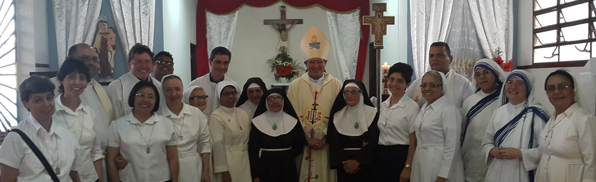 Ayuda al sustento de las 14 religiosas y los 4 diáconos de la Diócesis de La Guaira en Venezuela