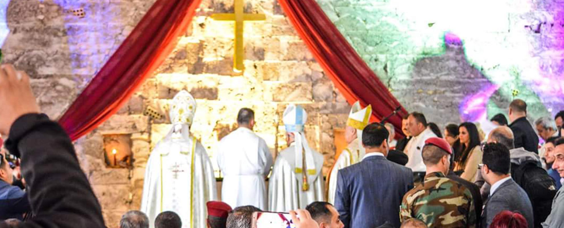 Gesture of reconciliation by young Muslims towards Christians in northern Iraq