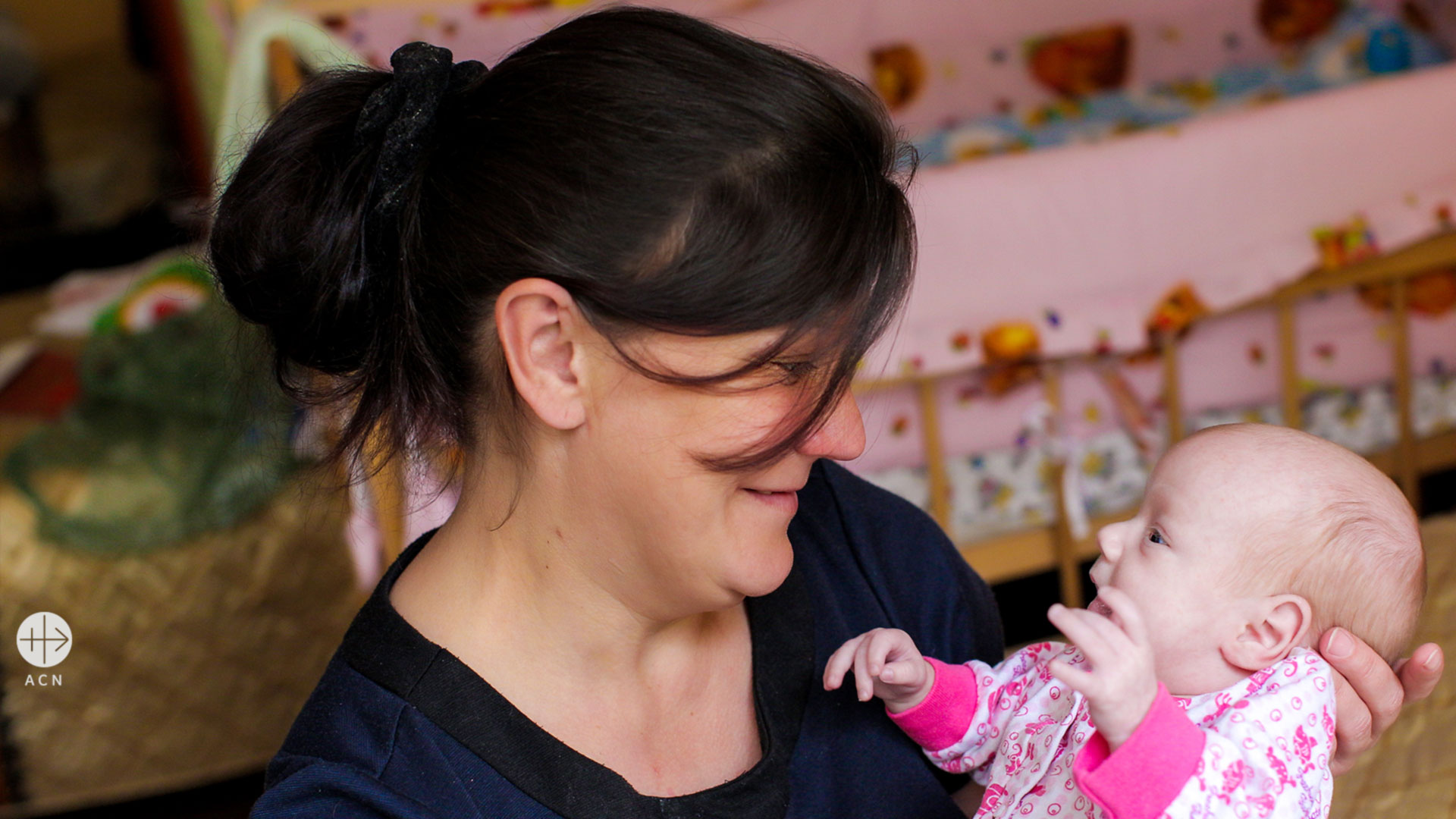 Russia: “Some mothers don’t even know that you have to bathe a baby”