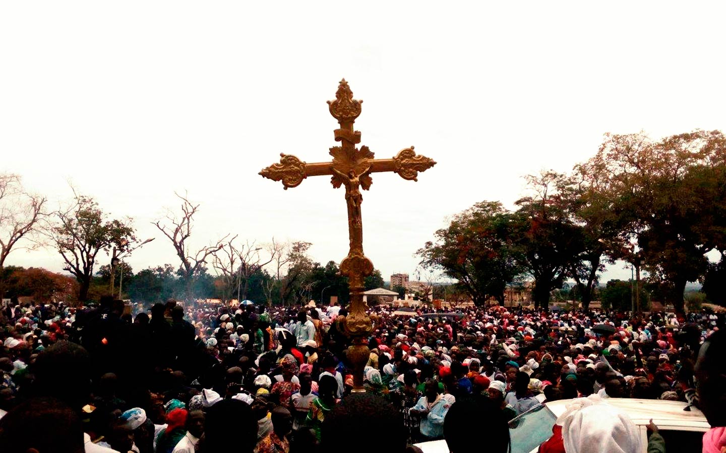 Bangui, herida, en busca de héroes