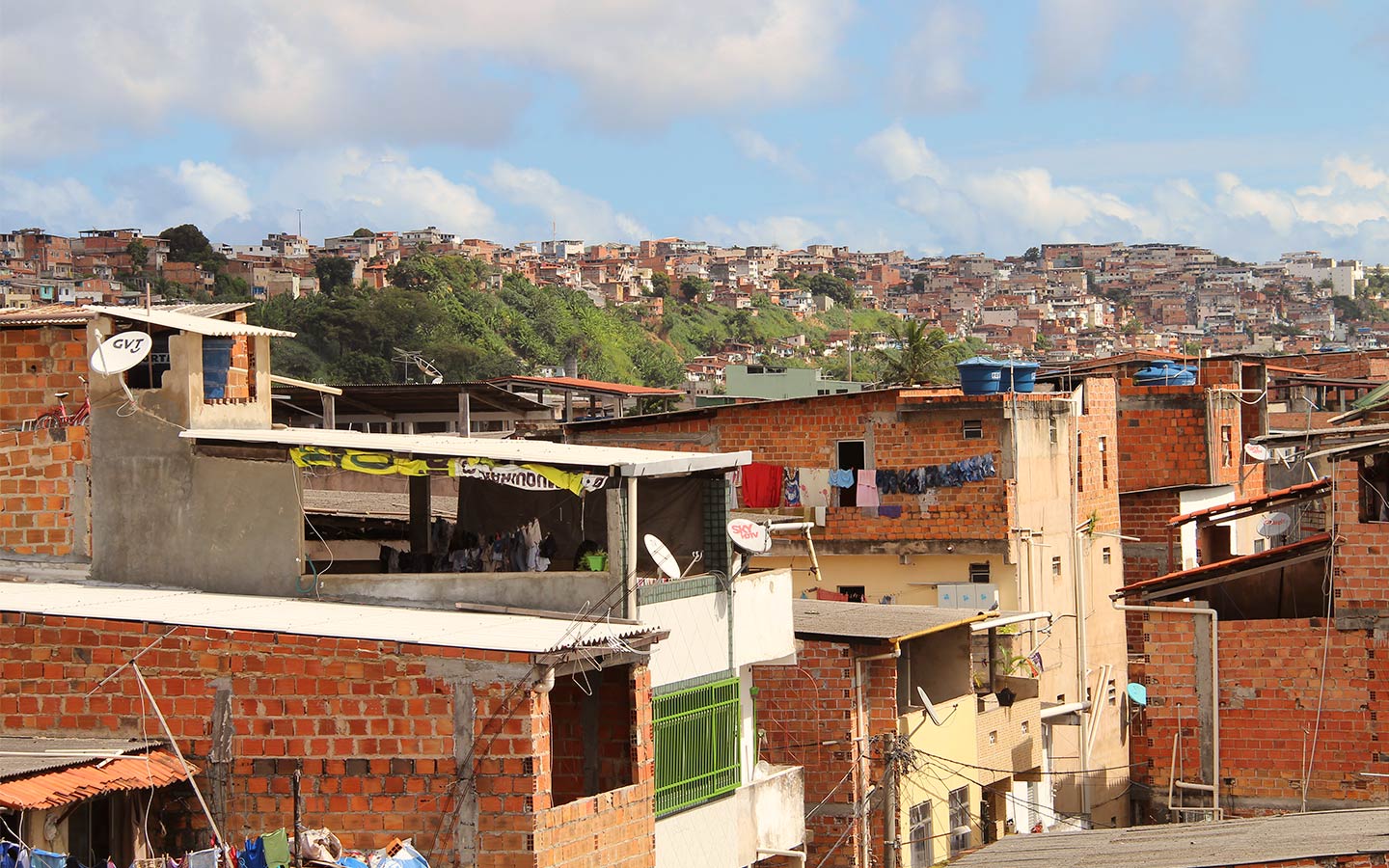 En una favela de Río: una niña de 12 años con una fe a prueba de balas