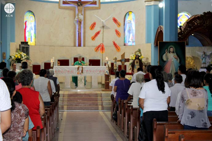Fr. Esteban Galvis. Holy Mass