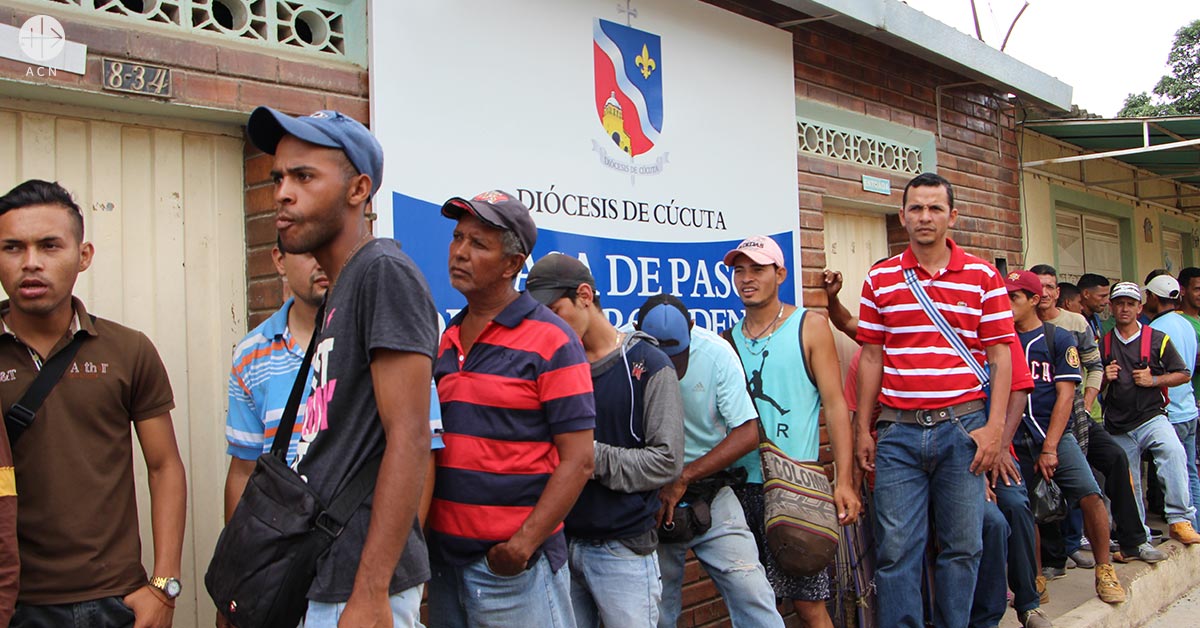 “La gente vive un Vía crucis diario en busca de comida”