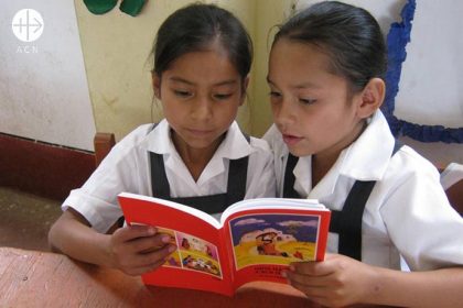 Desde sus comienzos y hasta ahora se han distribuido más de 51 millones de ejemplares en 189 idiomas en todos los continentes.