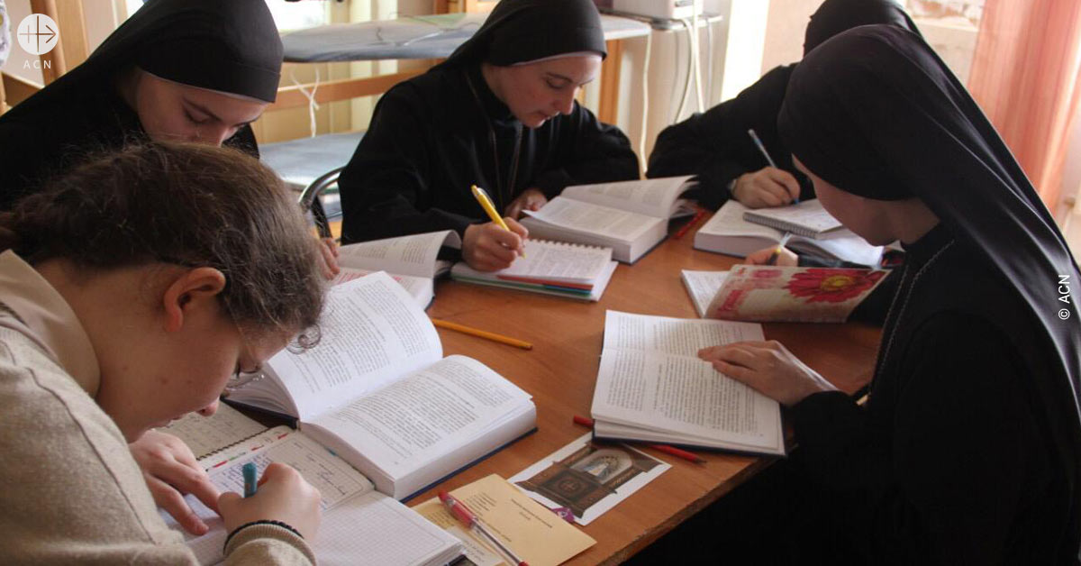Ukraine: Help for the formation of 13 novices of the congregation of the Servants of the Lord and the Virgin of Matara