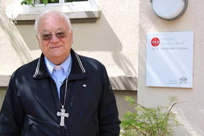 Monseñor Ilario Antoniazzi , arzobispo de Túnez.