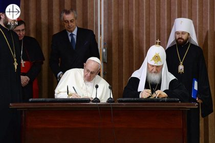 Papa Francisco y el patriarca Kirill de Moscú y toda Rusia.