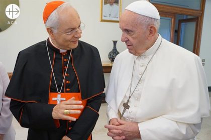 El Papa Francisco se reunió con una delegación de ACN encabezada por el Cardenal Mauro Piacenza.