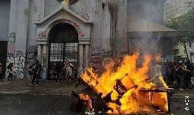 Grave ataque en Santiago de Chile a la parroquia de La Asunción el viernes 8 de Noviembre.
