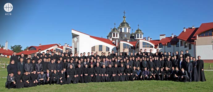 Group of seminarians in front of the seminary building