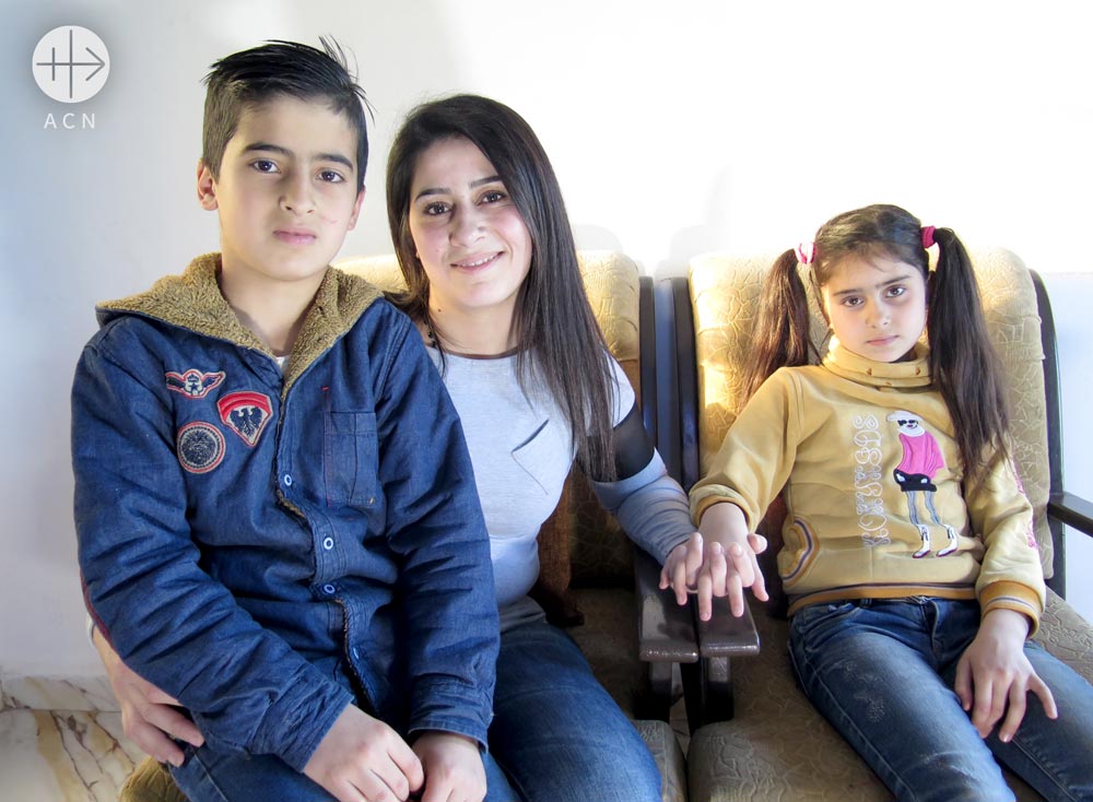 Rasha Draizy with her kids Michael Sallom and Rachel Sallom.