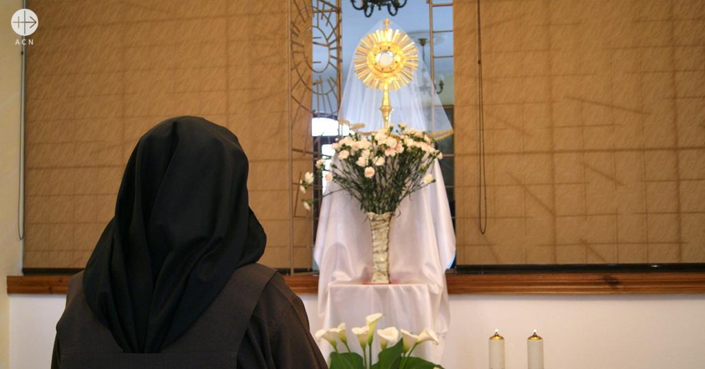 Ayuda al sustento de las Carmelitas de Kiev, Ucrania