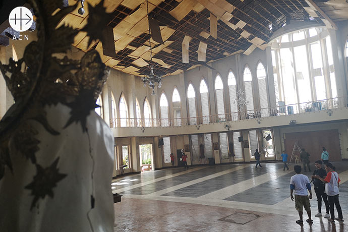 On the morning of January 27, 2019, two bombs exploded at the Roman Catholic Cathedral of Our Lady of Mount Carmel in Jolo, Sulu, in the Philippines .