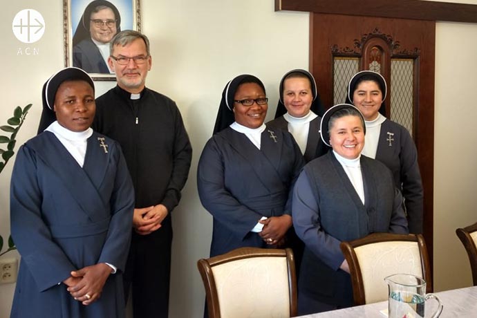 Part of the melting pot of Saratov: Bishop Clemens Pickel with his international team of religious Sisters.
