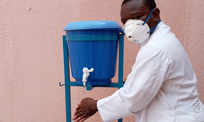 Burkina Faso: Assistance to the Seminary of Kossoghin with hygiene and education for COVID 19 prevention.