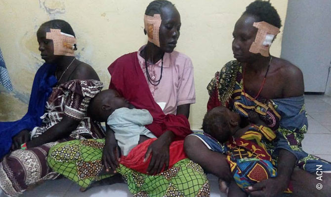 Vítimas de um ataque de Boko Haram em Gagalari, no norte dos Camarões.