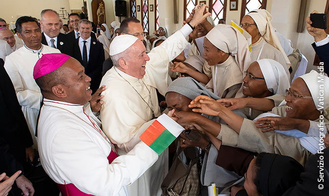 Reception of Pope Francis in the Carmelite Monastery.