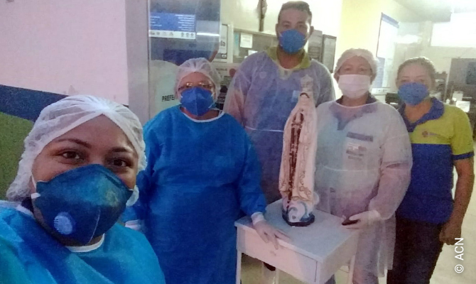 Personnel hospitalier brésilien en toute première ligne pendant la pandémie de coronavirus.