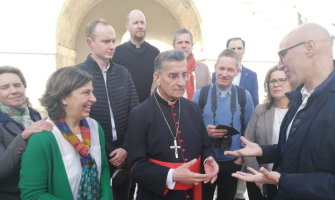 El Patriarca Bechara al-Rahi durante la visita de representantes de ACN al Líbano.