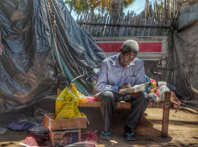 Mozambique: internall displaced man