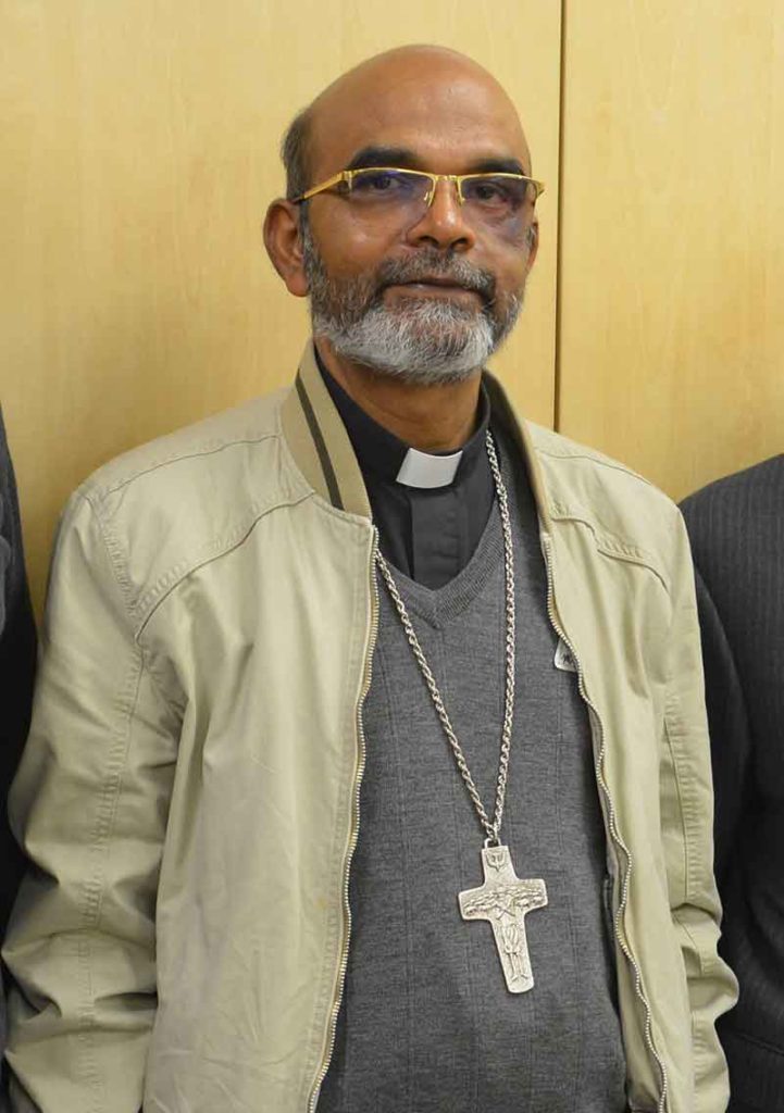 L'évêque Varghese Thottamkara lors de sa visite à ACN UK à Sutton le 22.05.2023