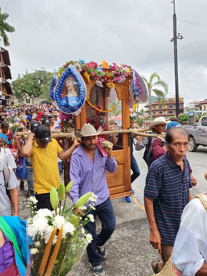Procession in the center of the city, in Huejutla
