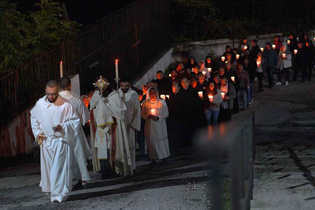 Oración por la paz en el convento franciscano de San Antonio de Padua en Harissa el 17.10.2023