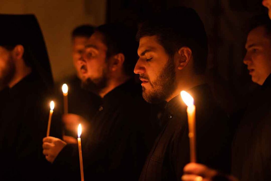 Prière du soir au Grand Séminaire des Trois Saints Hiérarques de l'UGCC à Knyazhychi, Oblast de Kiev