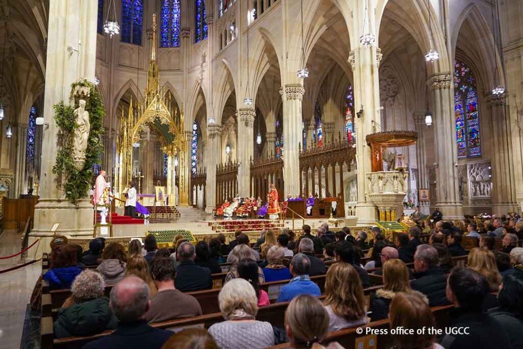 Messe für verfolgte Christen in der St. Patrick's Cathedral mit Kardinal Timothy Dolan und Erzbischof Sviatoslav Shevchuk am 10. März 2024.