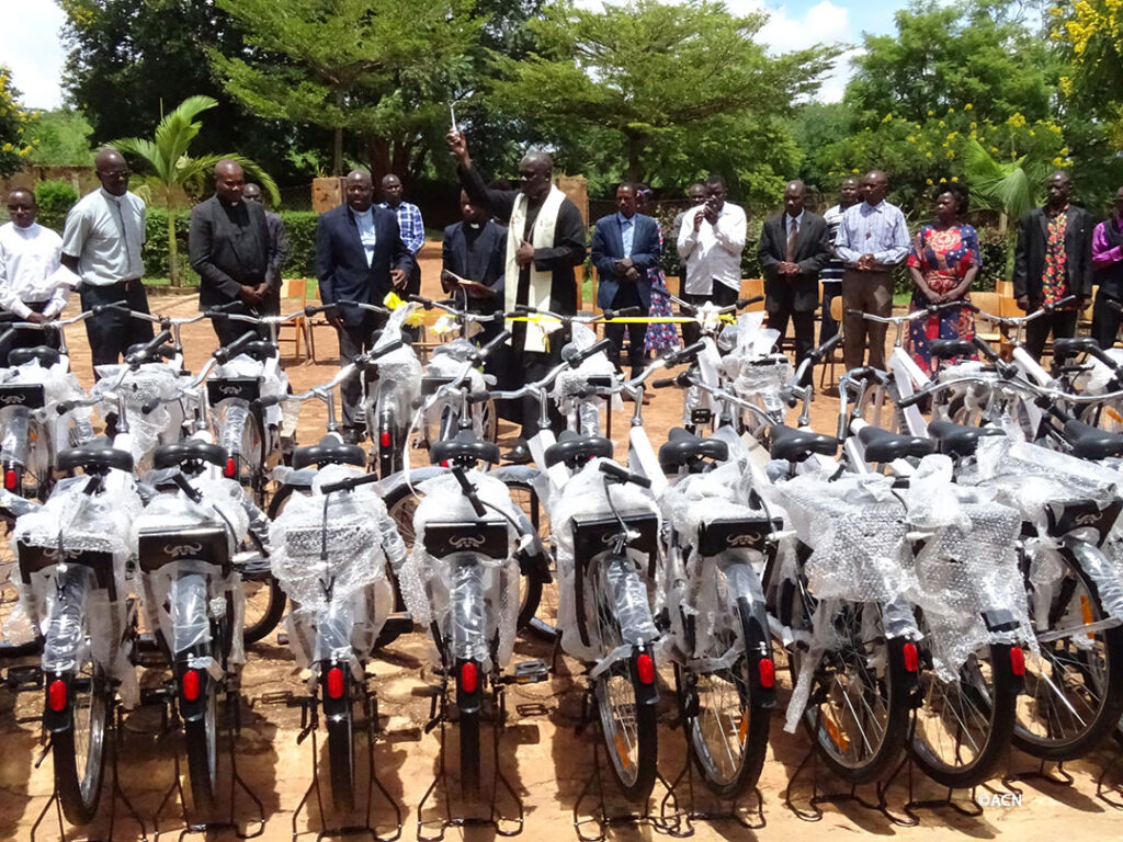 115 Bicicletas para catequistas en la Diócesis de Mpika, Zambia