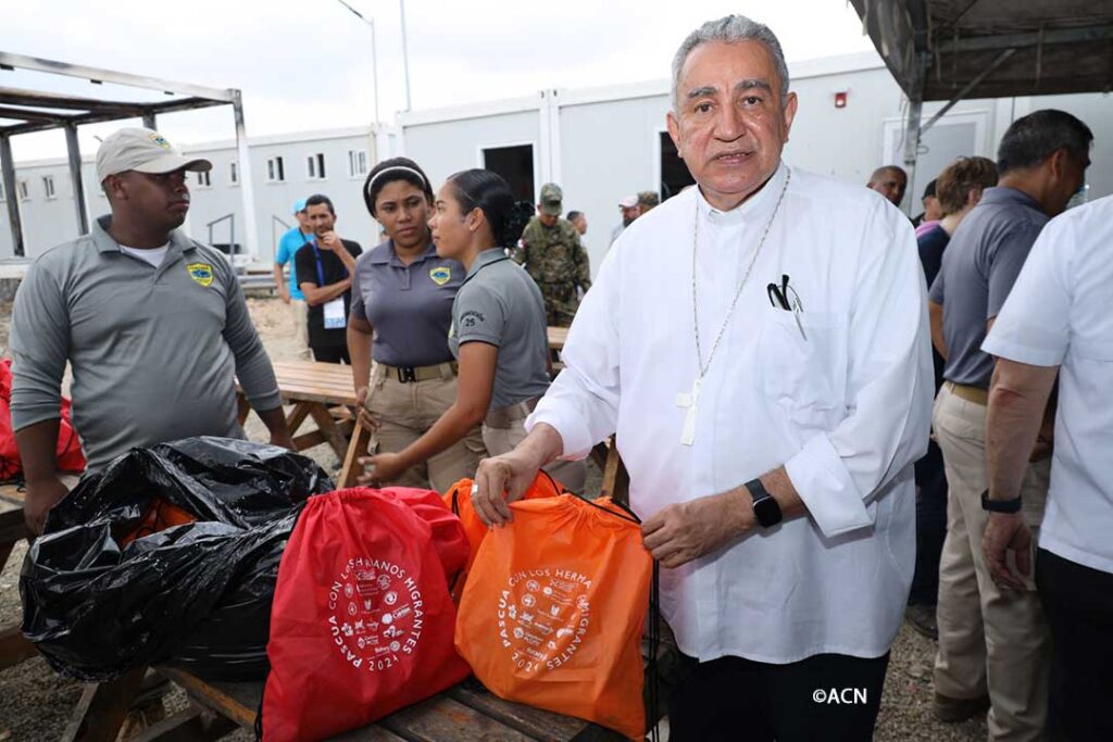 Mons.José Domingo Ulloa Mendieta visiting the Darién region during Easter 2024