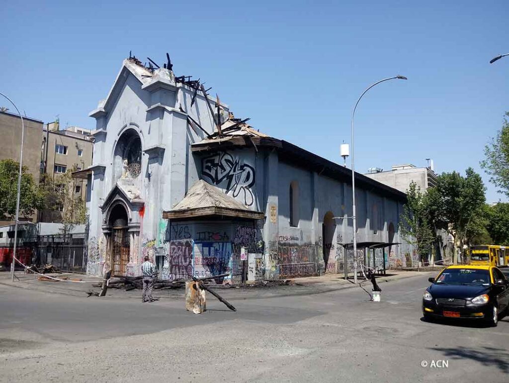 L'église paroissiale La Asunción (Église de l'Asomption), au centre de Santiago du Chili