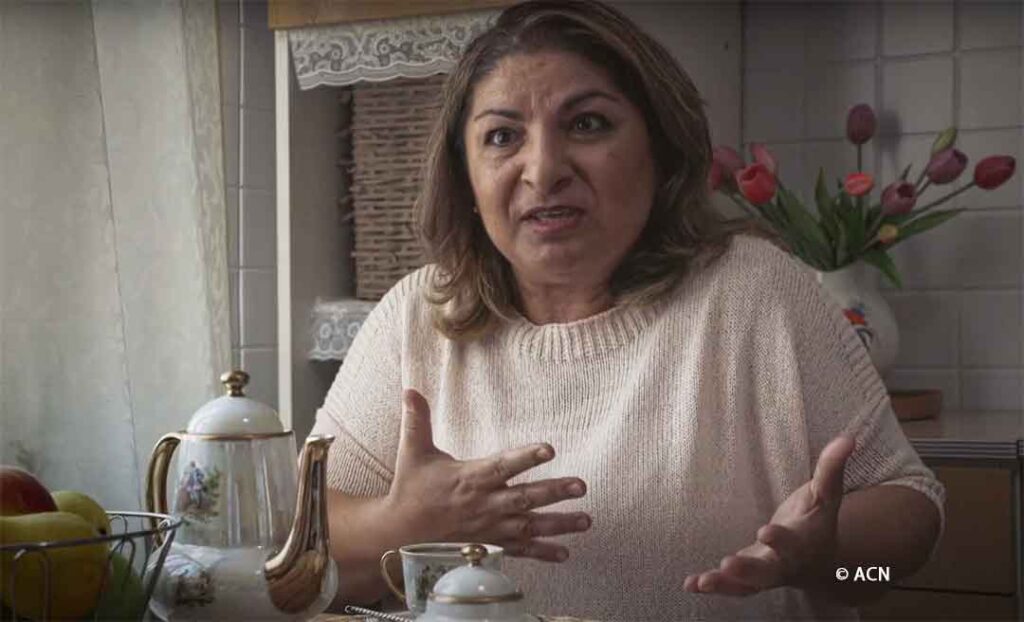 Ilona Bilianova, ahora responsable del Coro Asirio Caldeo, habla con ACN