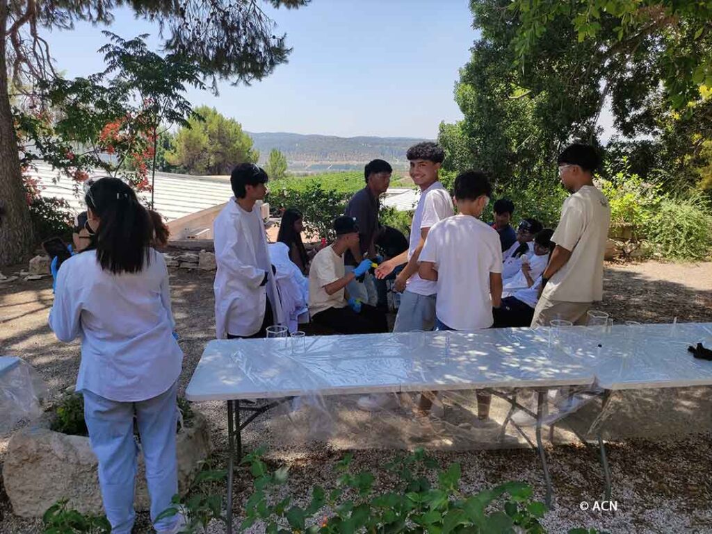 Les enfants de migrants et de demandeurs d'asile se sentent intégrés dans la société israélienne, mais ne jouissent souvent pas de tous leurs droits.
