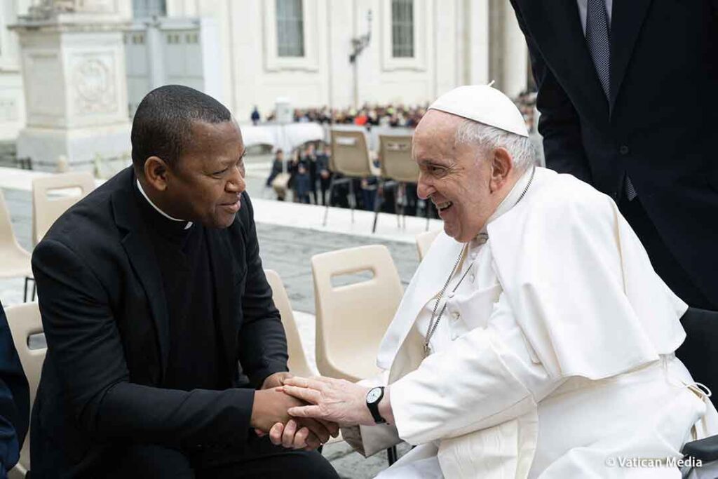 Papst Franziskus pflegte enge Beziehungen zur Kirche an der Peripherie und reiste mehrmals nach Asien und Afrika.