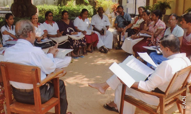 Programme de mise en place de petites communautes chretiennes dans les dioceses du Sri Lanka.