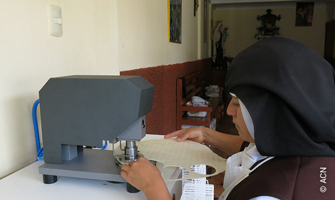 A new baking machine for consecrated wafers for the Convent of the Discalced Carmelites in Albancay.