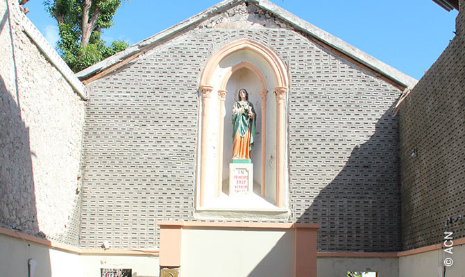 Chapel of the diocesan curia in Les Cayes, whose roof was destroyed by Hurricane Matthew.