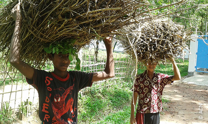 In Glasnogar, pupils help build a chapel for the Marist Brothers of Bangladesh.